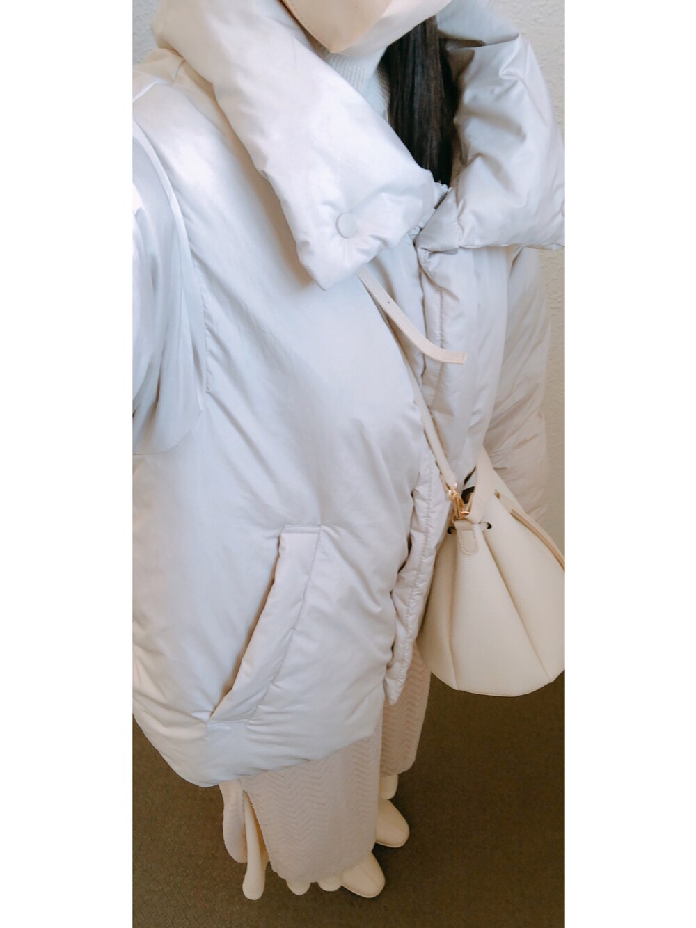 「talbyyumi、しまむら購入品、しまパト、しまむら、淡色女子、淡色コーデ、プチプラファッション、プチプラコーデ」｜「tal. by yumi.のアイテム（バッグ、ホワイト系）」を使った、さやかさん（レディース・161cm）の冬コーディネートの1枚目の写真