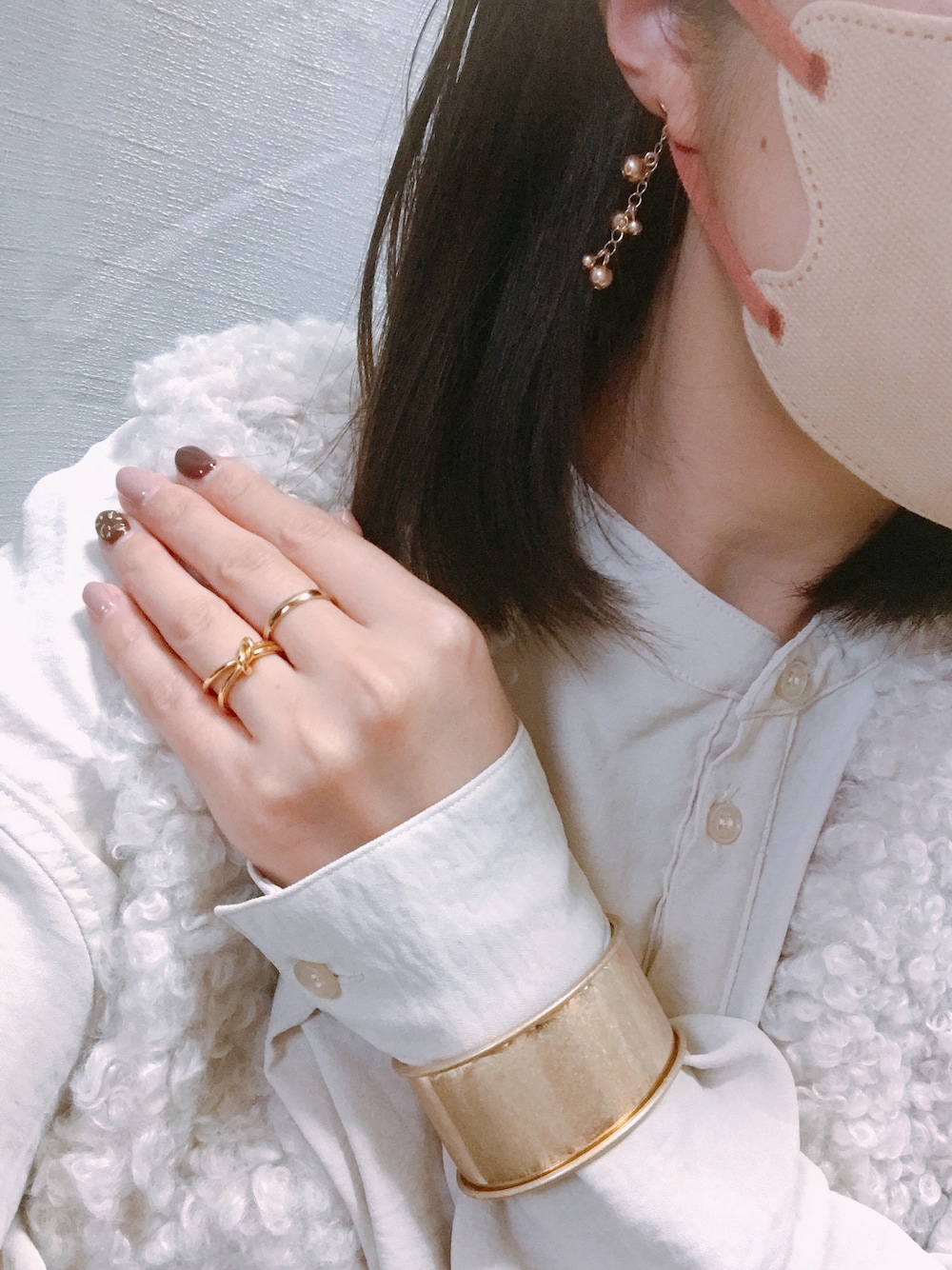「talbyyumi、apresjourclair、しまむら購入品、しまパト、しまむら、プチプラコーデ、プチプラファッション」｜「apres jour clairの【apres jour clair】袖ボリュームバンドカラーシャツ【ZOZOTOWN限定アイテム】（シャツ/ブラウス、ホワイト系）」を使った、さやかさん（レディース・161cm）の秋コーディネートの1枚目の写真