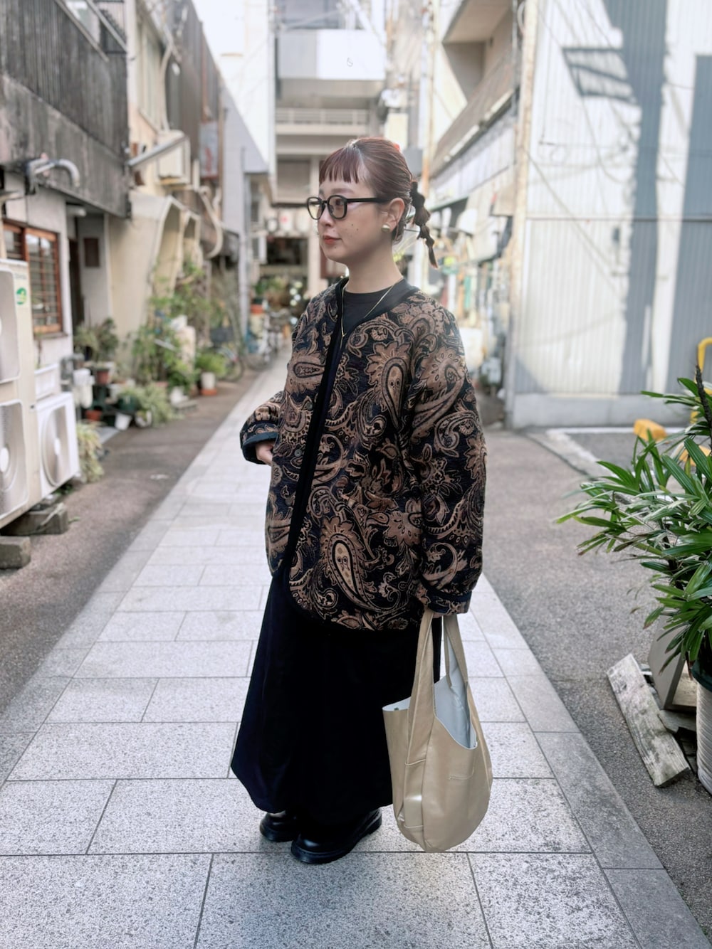 配色パイピングペイズリー柄ジャケットを使った人気ファッション 配色パイピングペイズリー柄ジャケットを使った人気ファッション
