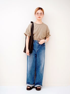 「ブリーチデニム」｜「アイテム（サンダル）」を使った、よちさん（レディース・157cm）の夏コーディネート