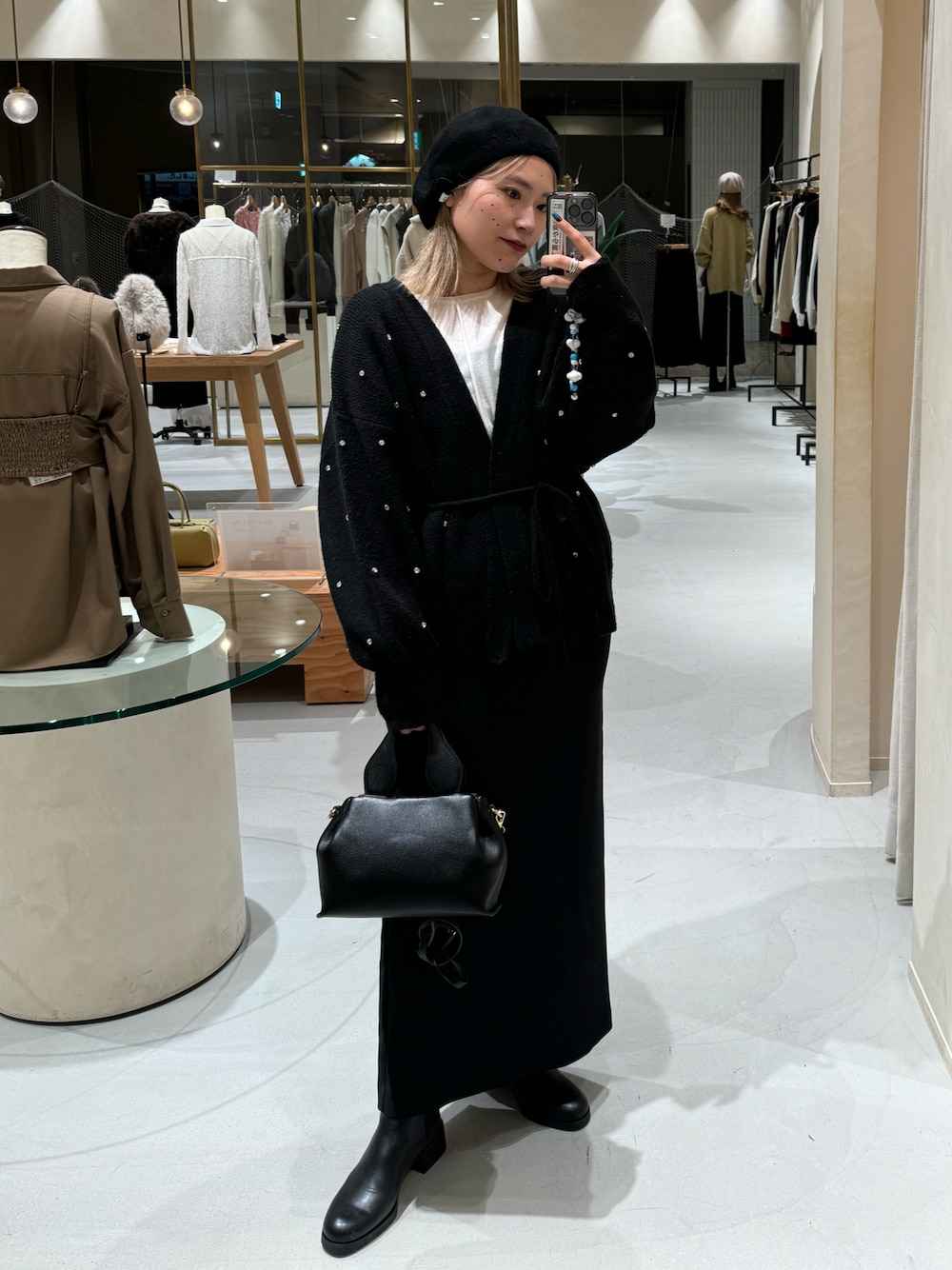 ビジューラップカーディガンを使った人気ファッションコーディネート