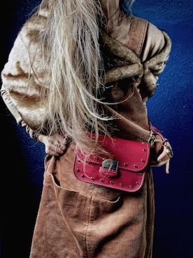 「FOSSIL（フォッシル）のアイテム（ショルダーバッグ）」を使った、Lilyさん（レディース・160cm）の冬コーディネート