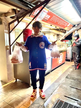 「Mitchell&Ness（ミッチェル&ネス）のアイテム（トップス）」を使った、Yen さん（メンズ・172cm）の冬コーディネート