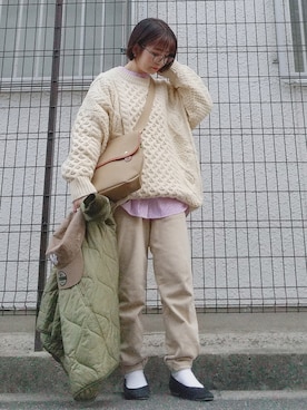 「ケーブルニット」｜「アイテム（スウェットパンツ）」を使った、yakkoさん（レディース・152cm）の冬コーディネート