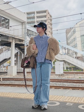 「ikka（イッカ）のドロストロングテールシャツ（シャツ/ブラウス、ブルー系）」を使った、yakkoさん（レディース・152cm）の春コーディネート