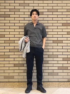 「SHIPS（シップス）のSHIPS:〈手洗い可能〉和紙 スキッパー ニット ポロ（ポロシャツ、グレー系）」を使った、木村さん（メンズ・178cm）の夏コーディネート