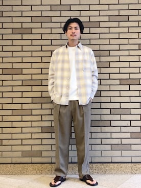 「SHIPS（シップス）のSHIPS: TECHNORAMA(R) ミラノ リブ Tシャツ（Tシャツ/カットソー、ホワイト系）」を使った、木村さん（メンズ・178cm）の春コーディネート