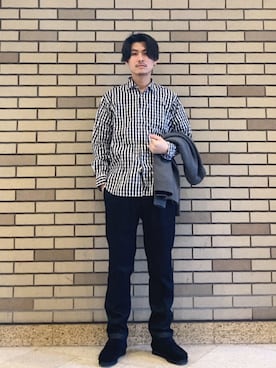 「SHIPS（シップス）のSHIPS: AUTHENTIC ベーシック レギュラーカラー シャツ（シャツ/ブラウス、ブラック系）」を使った、木村さん（メンズ・178cm）の春コーディネート
