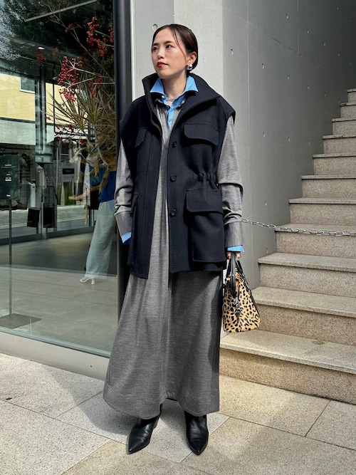 【カオス】サイドスリットフェルムワンピース パーカー カジュアル ブラック MIIA（ミーア）の「サイドスリットロングパーカーワンピース