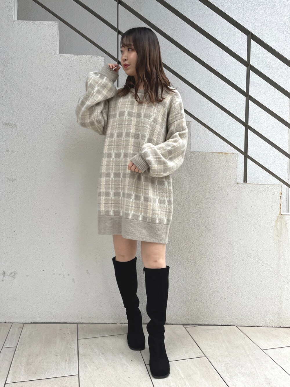 「冬、冬服コーデ、冬コーデ、ニットコーデ、ニット、ニットワンピース、ミニワンピ、ミントグリーン、ミントカラー、モスグリーン、ロングブーツ、オリーブ デ オリーブ(OLIVE des OLIVE)、低身長コーデ、156cm、骨格ウェーブ」｜「OLIVE des OLIVEのストレッチロングブーツ（その他シューズ、その他）」を使った、moekaさん（レディース・156cm）の冬コーディネートの1枚目の写真