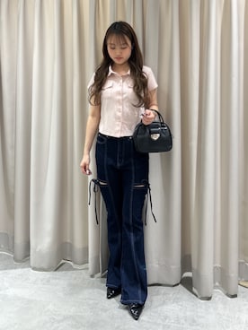 「FREE'S MART（フリーズマート）の◆サイドカットフレアデニム（デニムパンツ、ブルー系）」を使った、杏菜さん（レディース・160cm）の春コーディネート
