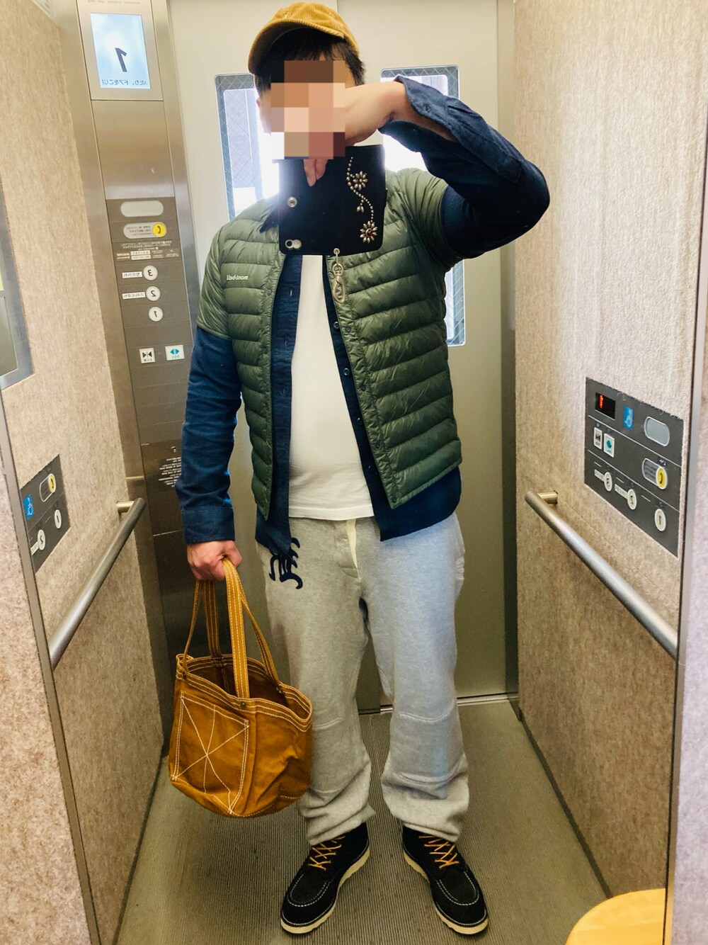 「RALPH LAUREN RUGBYのスウェットパンツ（スウェットパンツ、グレー系）」を使った、classicoairさん（メンズ・172cm）の冬コーディネートの1枚目の写真