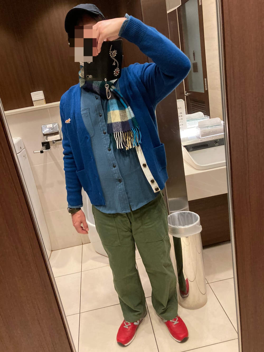 「orSlowのUSARMY FATIGUE PANT 綿100%バックサテン（カーゴパンツ、グリーン系）」を使った、classicoairさん（メンズ・172cm）の秋コーディネートの1枚目の写真