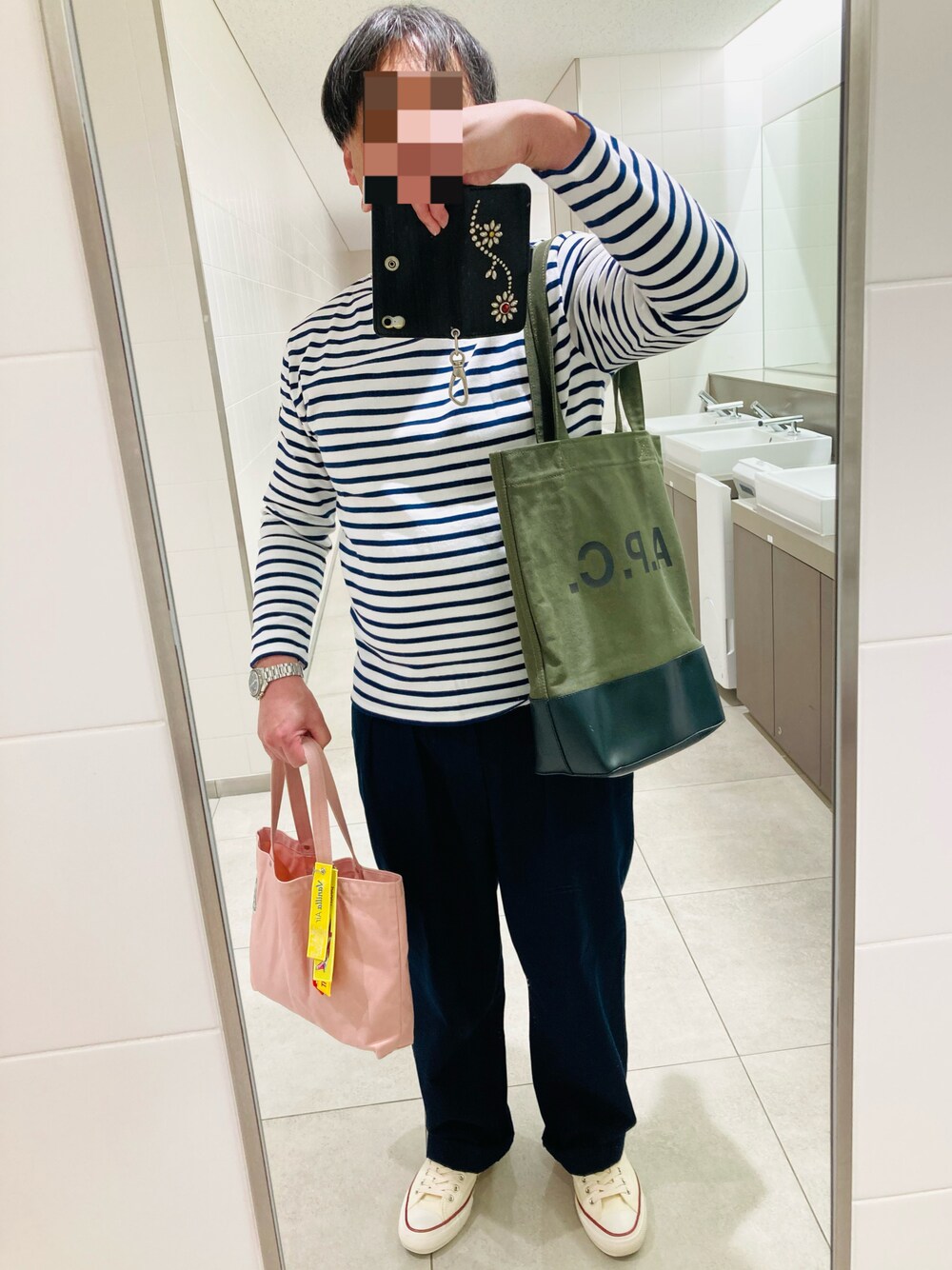 「POLO RALPH LAURENのビームス別注 CHINO PANTS（チノパンツ、ブルー系）」を使った、classicoairさん（メンズ・172cm）の春コーディネートの1枚目の写真