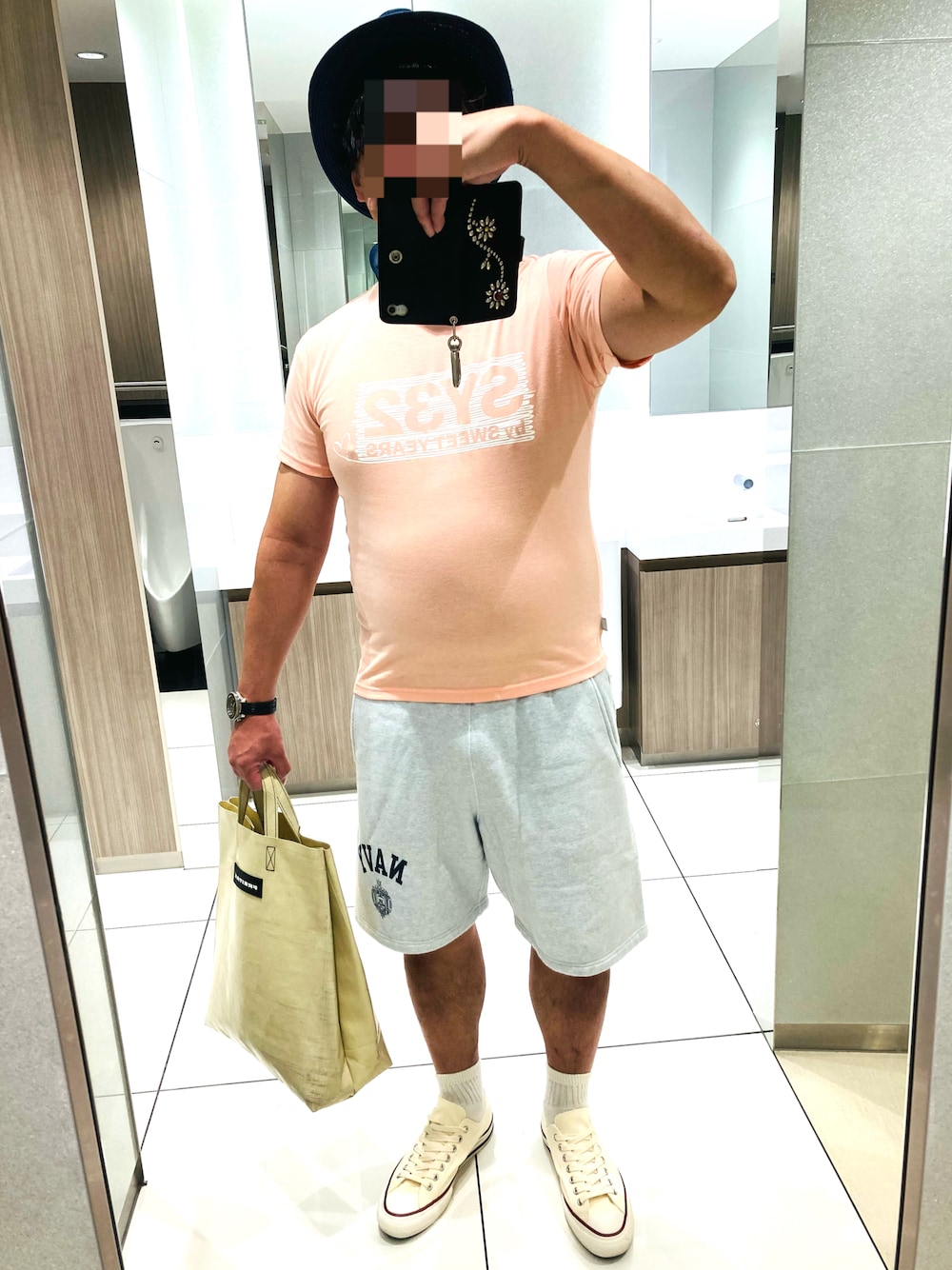 「Buzz Rickson'sのBEAMS別注 US Navy Sweat Shorts（スウェットパンツ、ホワイト系）」を使った、classicoairさん（メンズ・172cm）の夏コーディネートの1枚目の写真