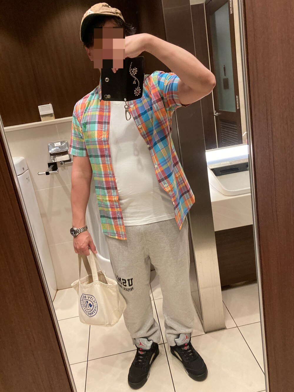 「Buzz Rickson'sのBEAMS別注 USMA Sweat Pant（スウェットパンツ、ホワイト系）」を使った、classicoairさん（メンズ・172cm）の春コーディネートの1枚目の写真