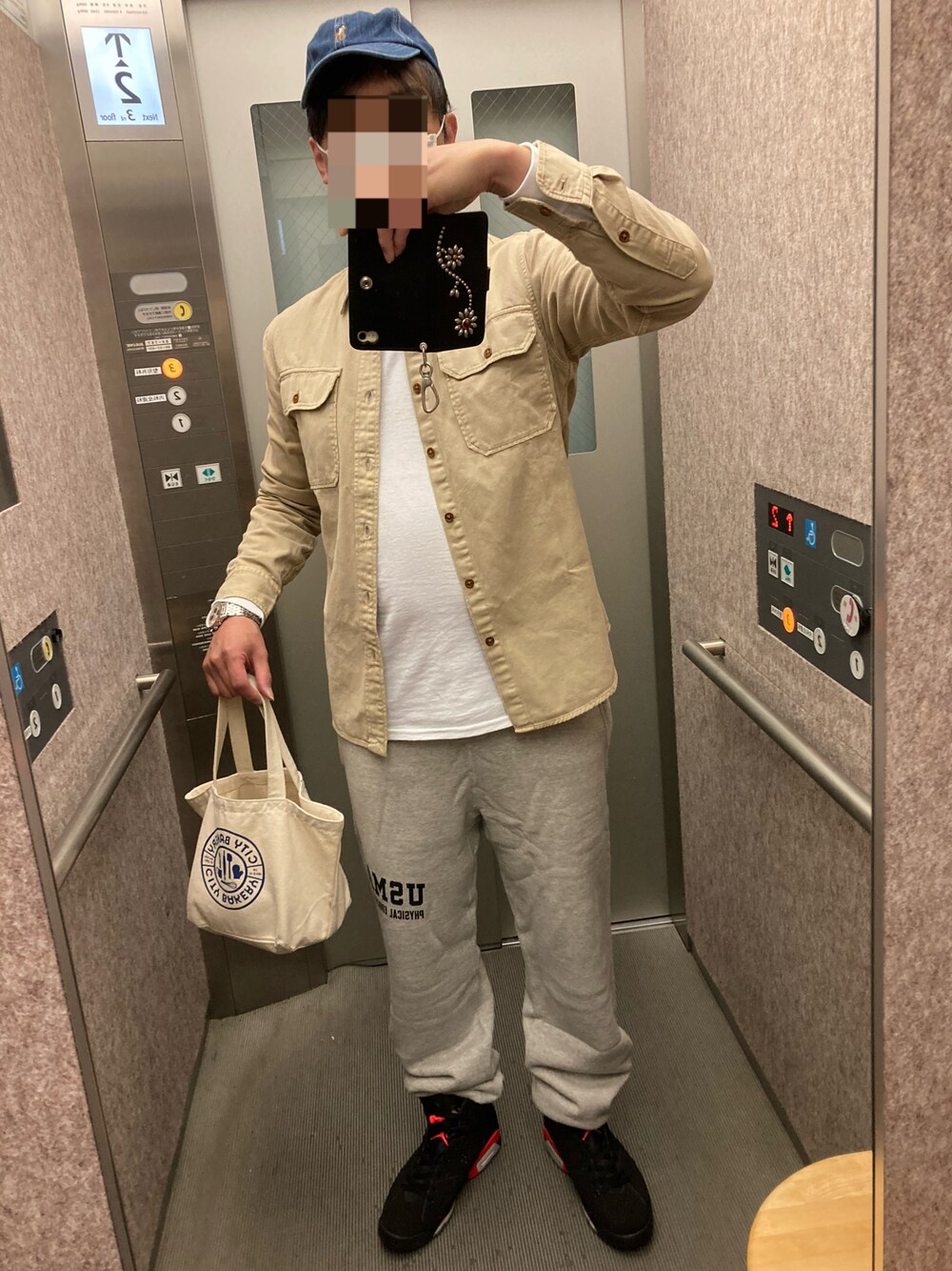 「Buzz Rickson'sのBEAMS別注 USMA Sweat Pant（スウェットパンツ、ホワイト系）」を使った、classicoairさん（メンズ・172cm）の春コーディネートの1枚目の写真