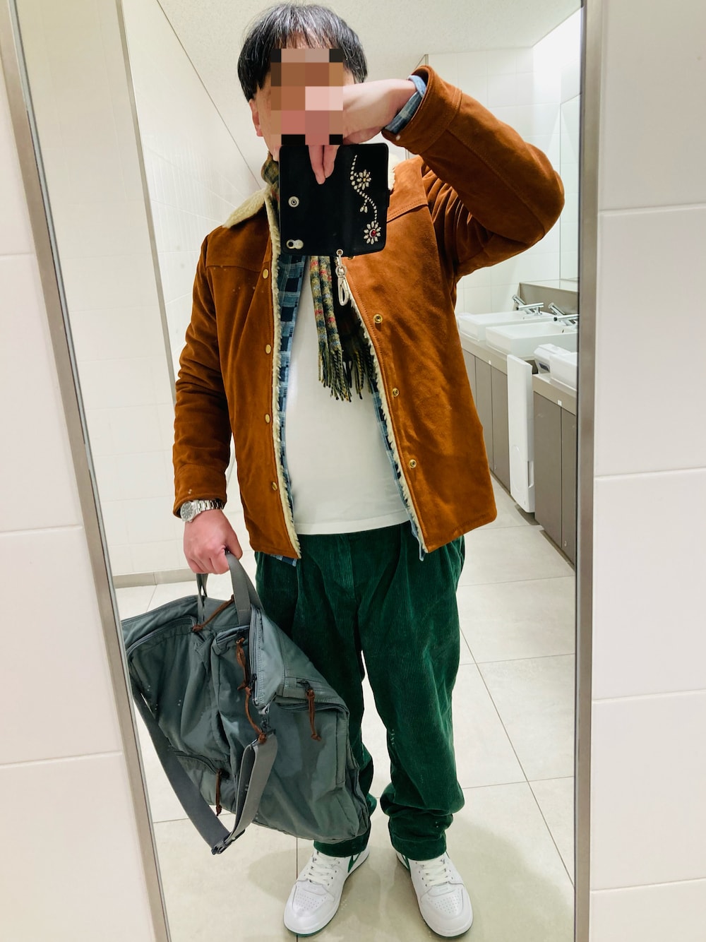 「POLO RALPH LAURENのホイットマン リラックスド フィット コーデュロイ パンツ（パンツ、グリーン系）」を使った、classicoairさん（メンズ・172cm）の冬コーディネートの1枚目の写真