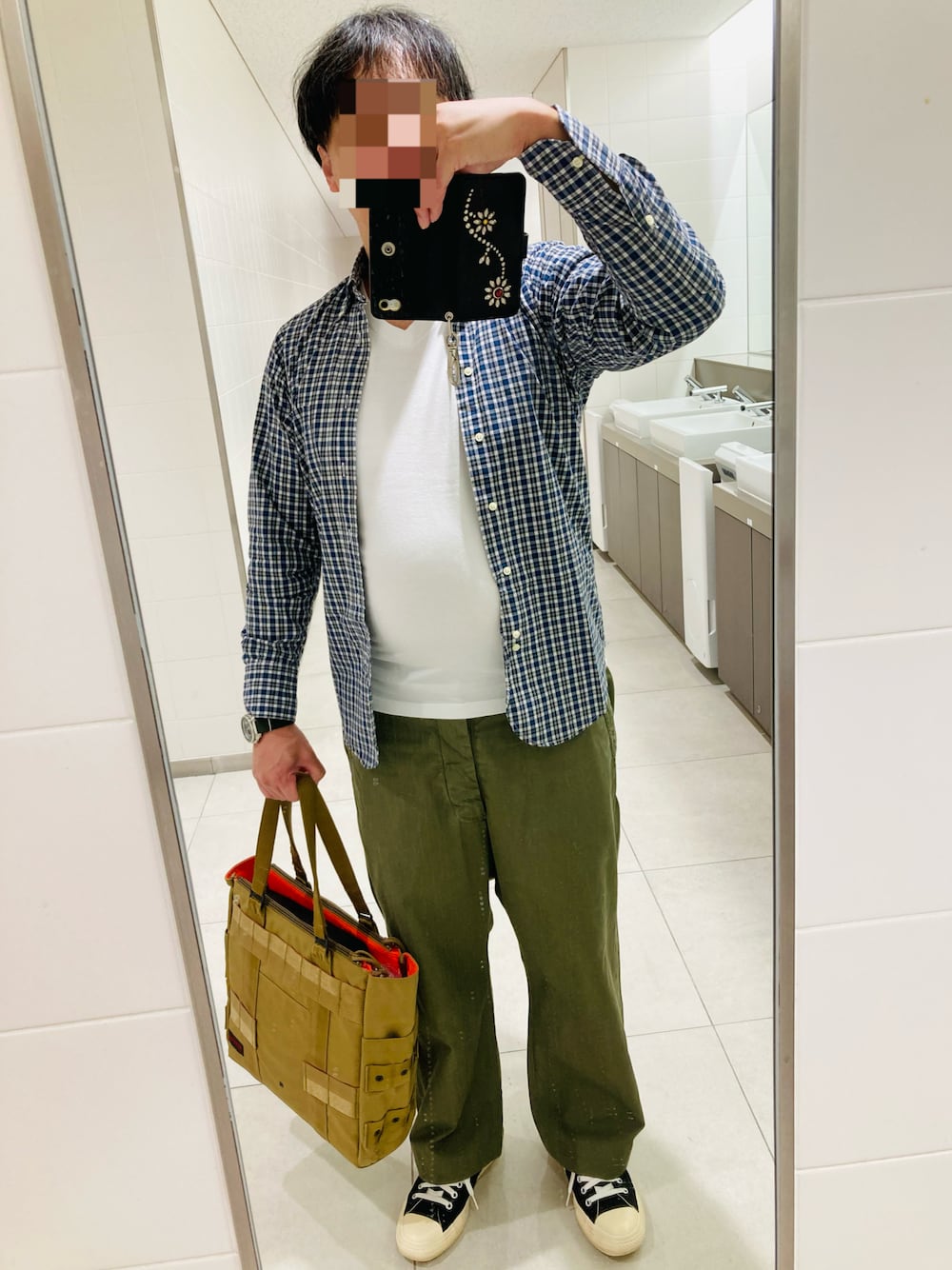 「CONVERSEのPlay COMME des GARCONS All STAR （スニーカー、ブラック系）」を使った、classicoairさん（メンズ・172cm）の秋コーディネートの1枚目の写真