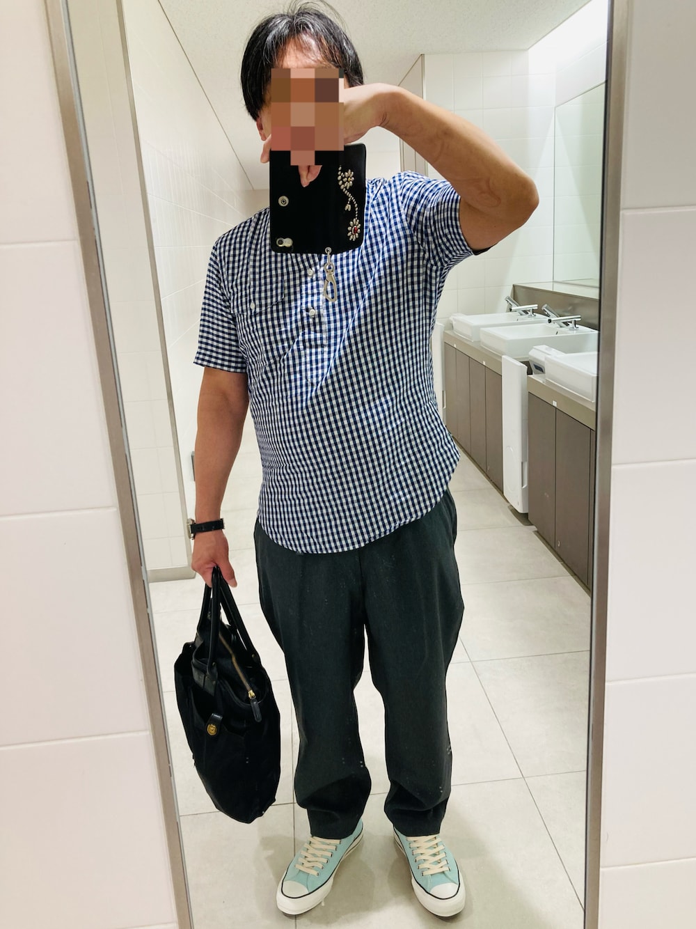「Gramicciのトロピカルストレッチテーパードパンツ オッシュマンズ別注（パンツ、グレー系）」を使った、classicoairさん（メンズ・172cm）の夏コーディネートの1枚目の写真
