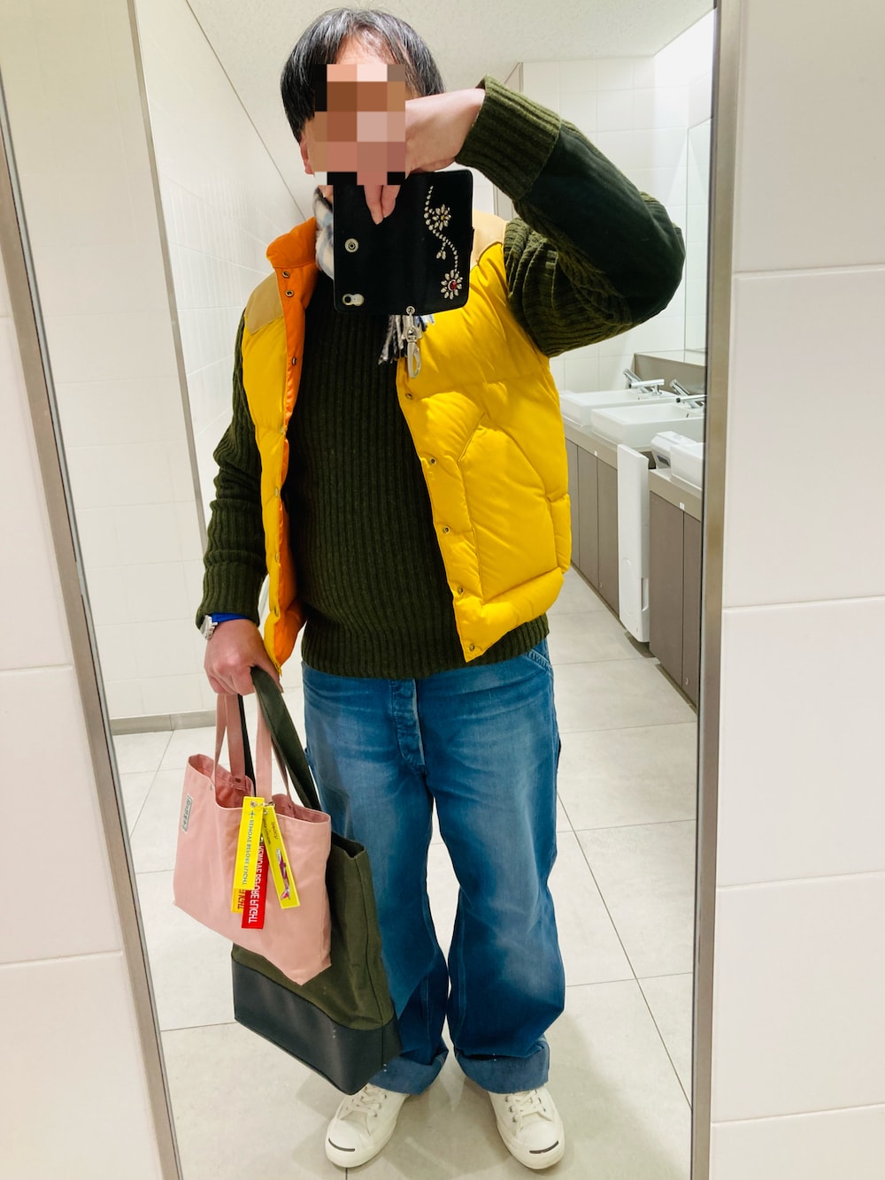 「LeeのLM6288-246（デニムパンツ、ブルー系）」を使った、classicoairさん（メンズ・172cm）の春コーディネートの1枚目の写真