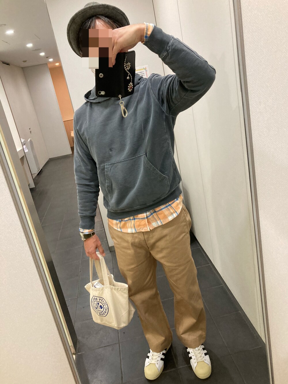 「Buzz Rickson'sのORIGINAL SPEC CHINOS (ONE WASH)（チノパンツ、ベージュ系）」を使った、classicoairさん（メンズ・172cm）の秋コーディネートの1枚目の写真