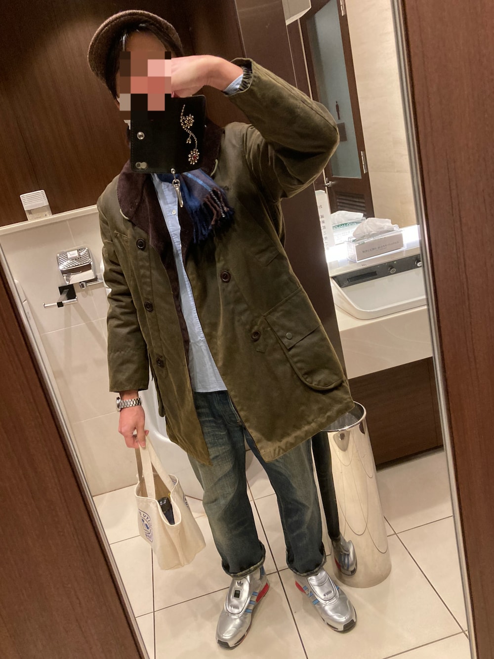 「LEVI'S VINTAGE CLOTHINGの71501-0007（デニムパンツ、ブルー系）」を使った、classicoairさん（メンズ・172cm）の秋コーディネートの1枚目の写真