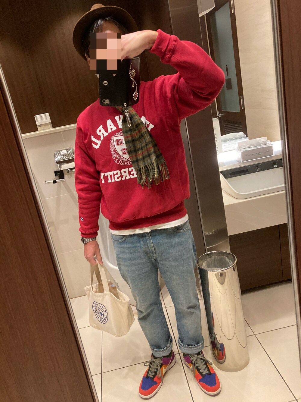 「LEVI'S VINTAGE CLOTHINGの67505-0217（デニムパンツ、ブルー系）」を使った、classicoairさん（メンズ・172cm）の秋コーディネートの1枚目の写真