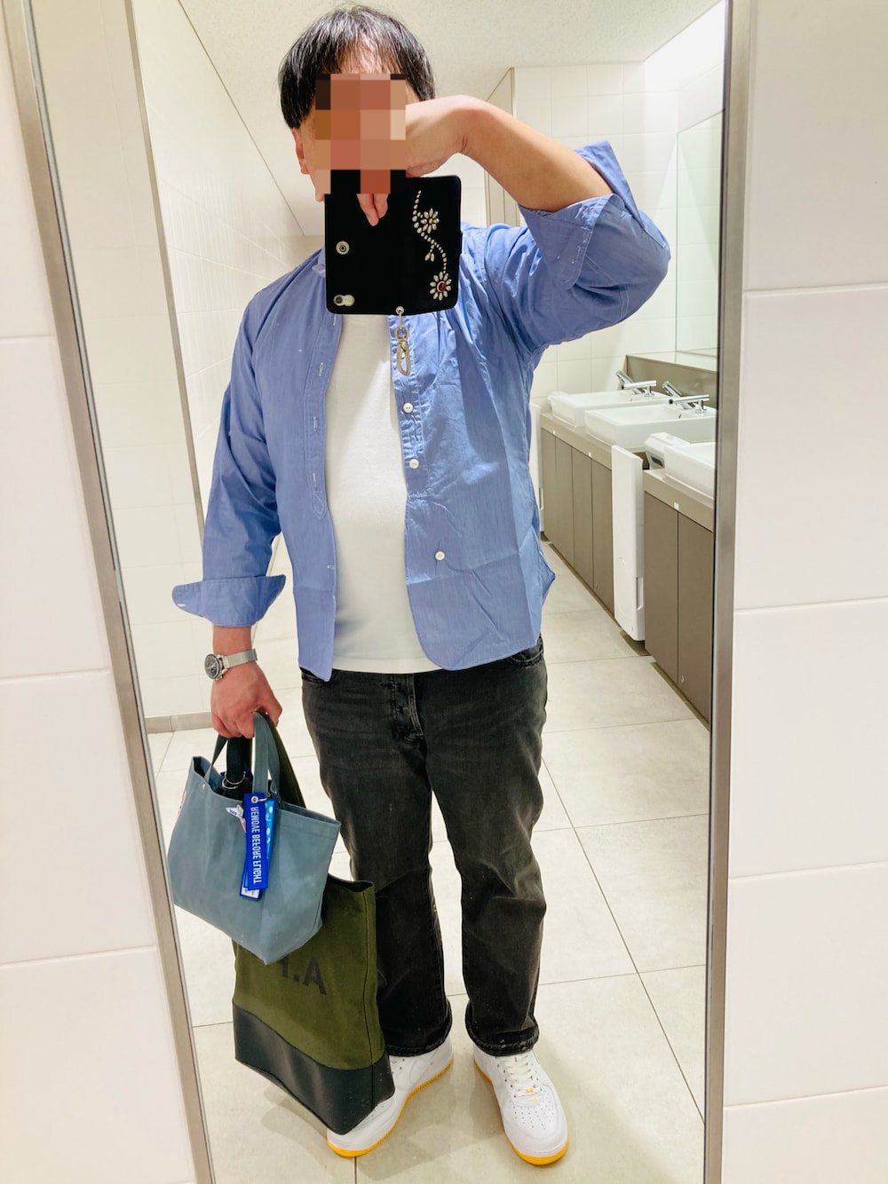 「Levi'sの501 ORIGINAL JEANS PARRISH（デニムパンツ、ブラック系）」を使った、classicoairさん（メンズ・172cm）の夏コーディネートの1枚目の写真
