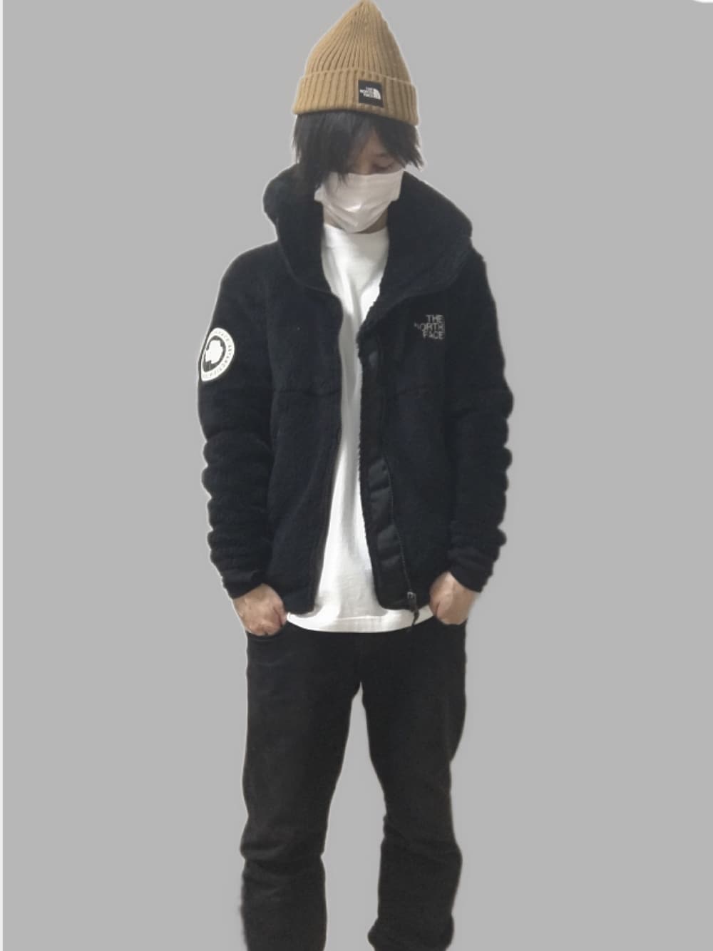 その他のブルゾン、ブラウン系のニットキャップ/ビーニーを着用したメンズの春コーディネートの1枚目の写真