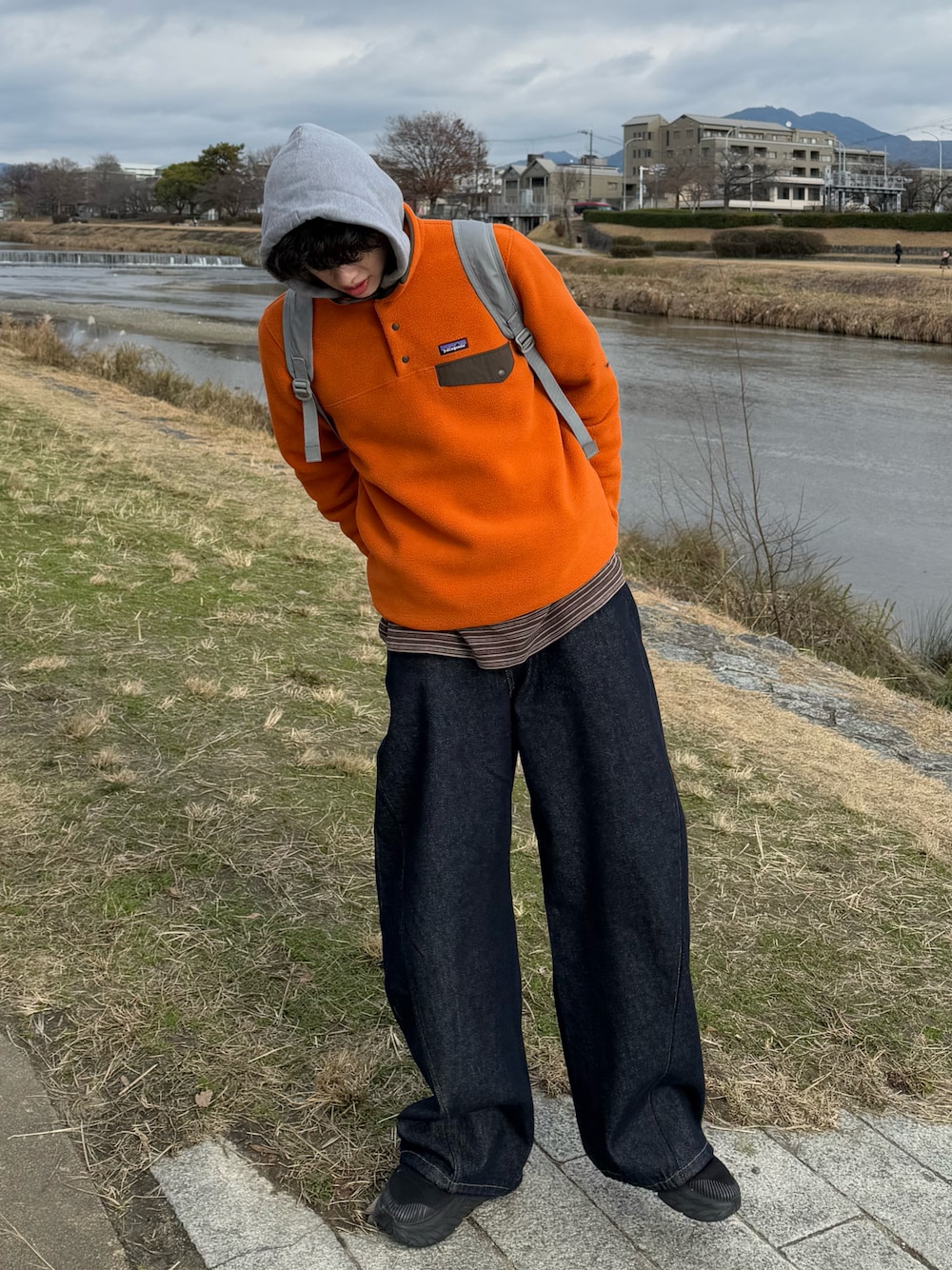オレンジ系のアイテムを使った「シティーボーイ」の人気ファッション