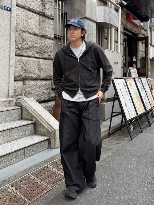 「NAKER(ネイカー)のユーティリティポケットダブルジップパーカー(パーカー)」を使った、YUSEIさん(メンズ・178cm)の秋コーディネート