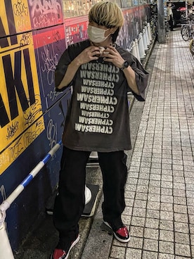 「スニーカー好きと繋がりたい」｜「アイテム（PC・スマホグッズ/家電）」を使った、あおいさん（メンズ・168cm）の秋コーディネート