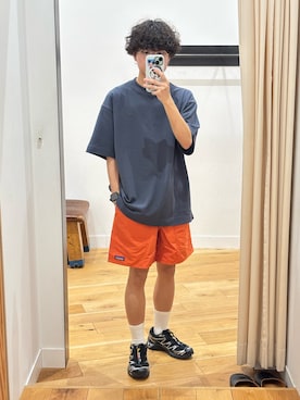 「URBAN RESEARCH DOORS（アーバンリサーチドアーズ）のpatagonia　MS BAGGIES LONGS-7 IN（その他パンツ、オレンジ系）」を使った、いくたさん（メンズ・160cm）の春コーディネート