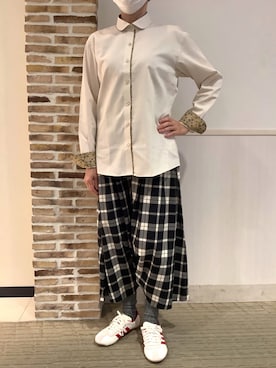 「アイテム（ビジネスシャツ）」を使った、BRICK HOUSE by Tokyo Shirts 静岡マークイズ店さん（レディース・155cm）の秋コーディネート