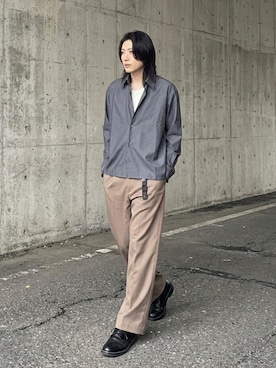 「WYM LIDNM（ウィム バイ リドム）のMICRO SPAN CROPPED SHIRT（シャツ/ブラウス、グレー系）」を使った、suguruさん（メンズ・180cm）の春コーディネート