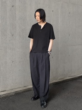 「WYM LIDNM（ウィム バイ リドム）のREFINED RIB STRETCH HENLEY TEE（Tシャツ/カットソー、ブラック系）」を使った、suguruさん（メンズ・180cm）の春コーディネート