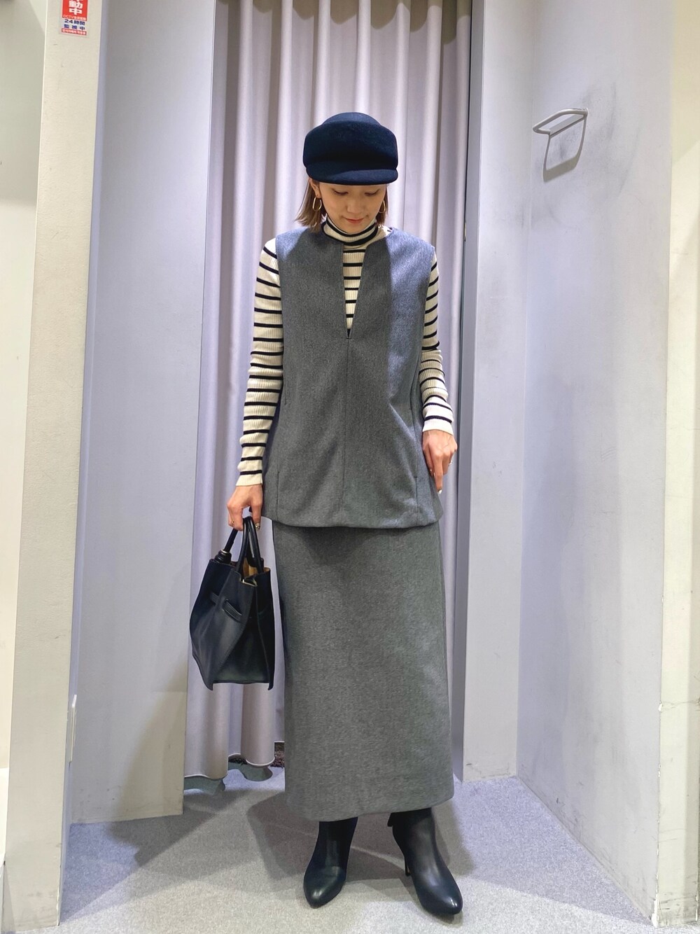 「レイヤードスタイル、お出かけコーデ、きれいめカジュアル、大人可愛い、シンプル、セットアップ、大人女子、冬コーデ、タートルネック、キレイめ、ブーツ、シンプルスタイル、ママコーデ、モノトーン、Rougevif」｜「Rouge vifの【セットアップ対応】メルトンタイトスカート（スカート、グレー系）」を使った、たねこさん（レディース・158cm）の秋コーディネートの1枚目の写真