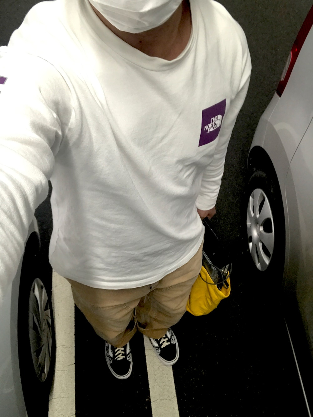 「秋のコーデ、ワークパンツ、ダブルニーパンツ、ストリートコーデ、おしゃれさんと繋がりたい、いいね、save、フォローお願いします🤑、ノースフェイス、カーハート、バンズ」｜「THE NORTH FACEのアイテム（Tシャツ/カットソー、ホワイト系）」を使った、リックさん（メンズ・167cm）の秋コーディネートの1枚目の写真