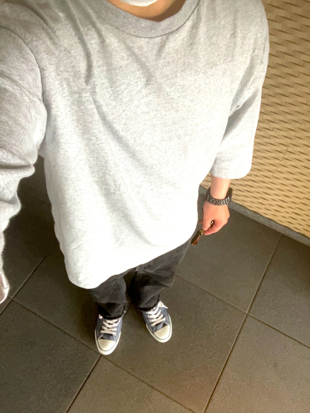 「春コーデ、休日スタイル、大人カジュアル、シンプルコーデ、お洒落さんとつながりたい、今日のコーデ、デニムコーデ、大人コーデ、メンズコーデ、リラックススタイル、メンズファッション、古着好きな人と繋がりたい、いいね、save、フォローお願いします🤑、ブラックコーデ」｜「Goodwear(Since1983)のアイテム（Tシャツ/カットソー、グレー系）」を使った、リックさん（メンズ・167cm）の春コーディネートの1枚目の写真