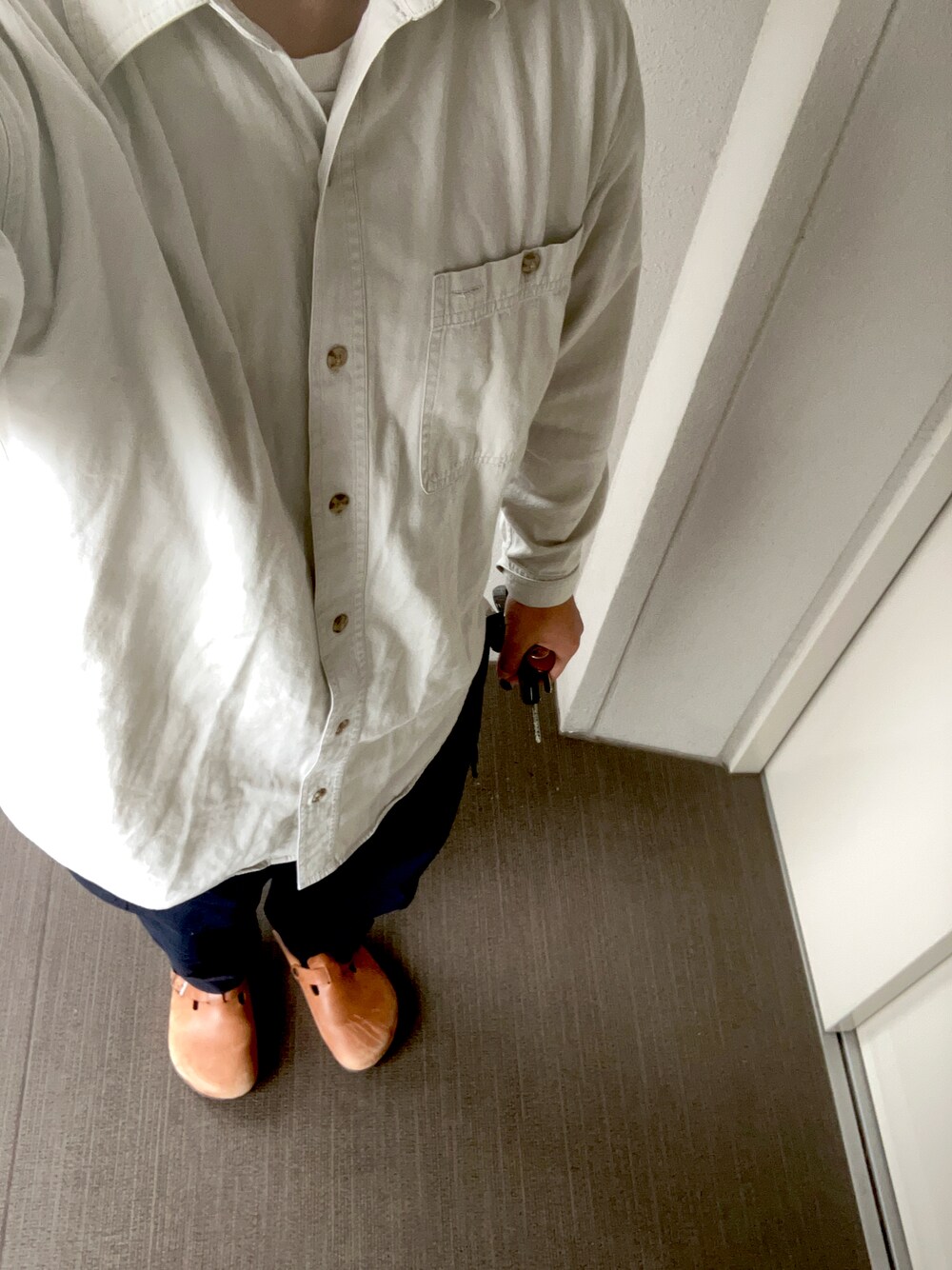 「休日スタイル、おしゃれさんと繋がりたい、秋冬コーデ、ビッグシルエット、オトナカジュアル、今日のコーデ、シャツスタイル、秋服準備はじめました、UNIQLO、いいね、save、フォローお願いします🤑」｜「UNIQLOのアイテム（シャツ/ブラウス、ホワイト系）」を使った、リックさん（メンズ・167cm）の秋コーディネートの1枚目の写真