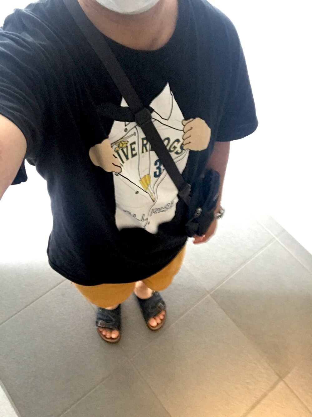 「休日スタイル、カジュアルコーデ、ビッグT、Tシャツ、シンプルコーデ、お洒落さんとつながりたい、カジュアル、ブラック、いいね、save、フォローお願いします🤑、ノースフェイス 短パン」｜「FRUIT OF THE LOOMのアイテム（Tシャツ/カットソー、ブラック系）」を使った、リックさん（メンズ・167cm）の夏コーディネートの1枚目の写真