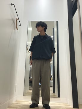 「URBAN RESEARCH DOORS（アーバンリサーチドアーズ）の『仁村紗和さん着用』『UR TECH』サマシェア ショートスリーブシャツカーディガン（カーディガン/ボレロ、グレー系）」を使った、Yuichiroさん（メンズ・171cm）の春コーディネート