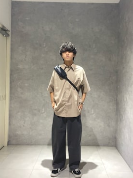 「URBAN RESEARCH DOORS（アーバンリサーチドアーズ）のSupima Cotton Regular SHIRTS（シャツ/ブラウス、ブラウン系）」を使った、Yuichiroさん（メンズ・171cm）の夏コーディネート
