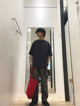 「EKAL（エカル）の『UR TECH ひやサラクール』ヘンリーネックショートスリーブTシャツ（Tシャツ/カットソー、グレー系）」を使った、Yuichiroさん（メンズ・171cm）の春コーディネート