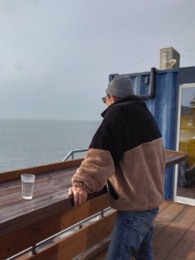 よく食べ寝て音楽聴き旅ほぼデニムさん（メンズ・180cm）の冬コーディネート