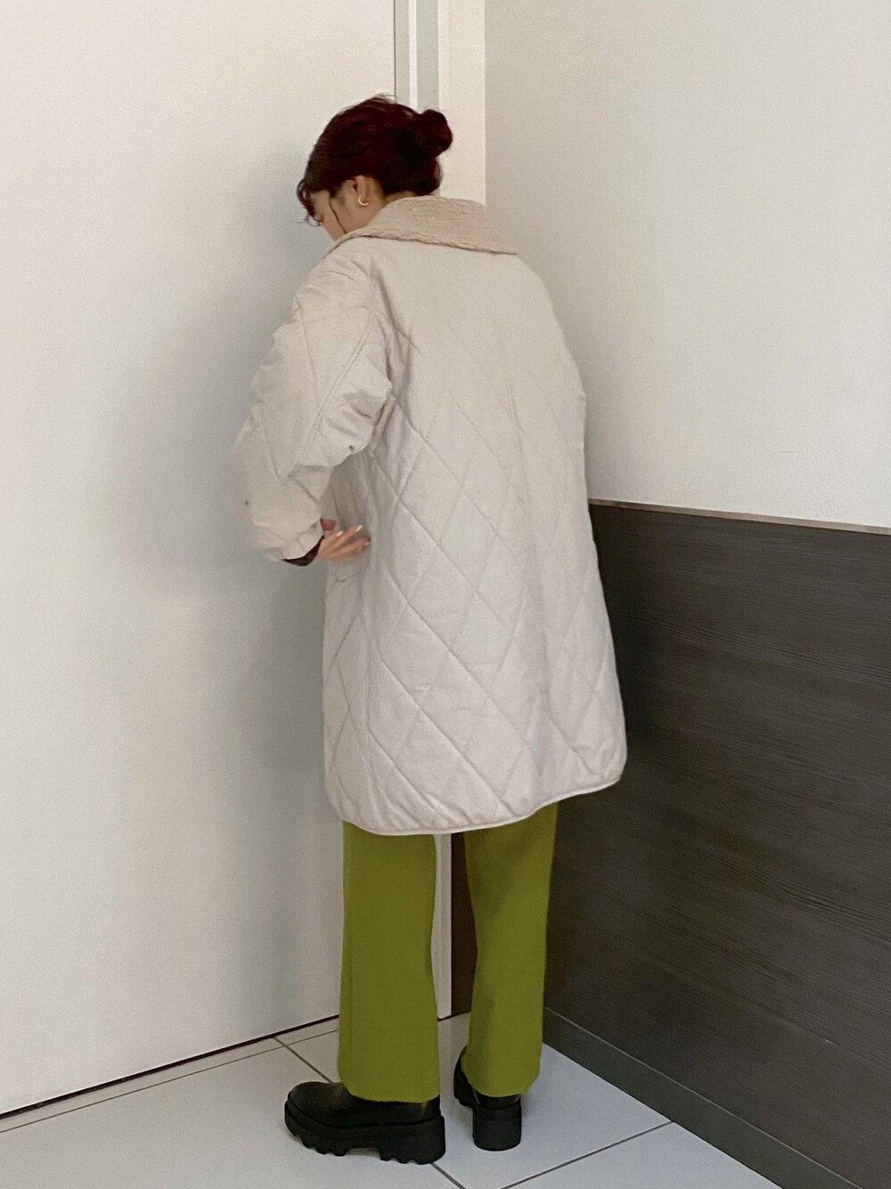 ポンチピンタックストレートパンツ 258593を使ったショップスタッフの
