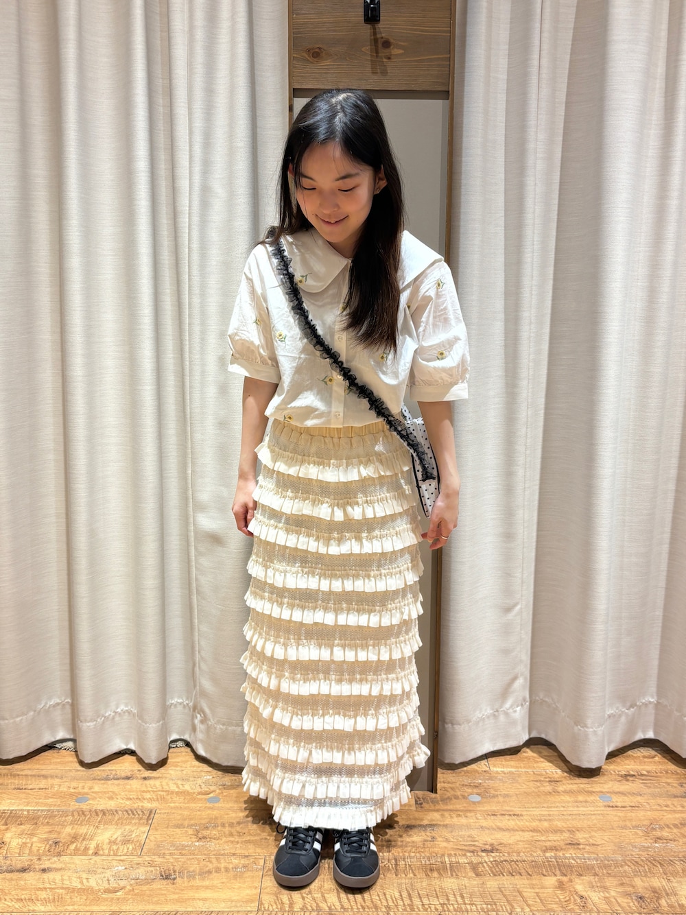 「ehka sopoのアイテム（スカート、ホワイト系）」を使った、まなみさん（レディース・149cm）の春コーディネートの1枚目の写真