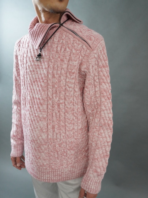 ケーブル編み衿ファスナータートルネックニット（ニット/セーター