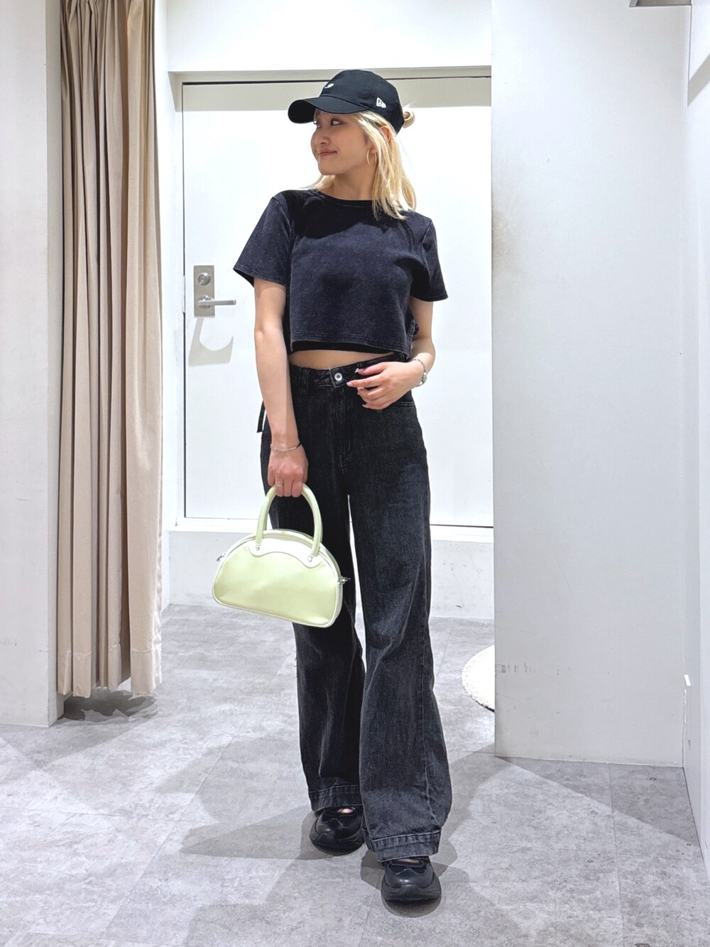 FREE'S MARTのアイテムを使った「Tシャツ×デニム」の人気